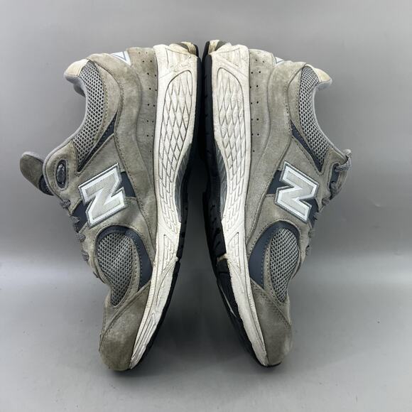 New Balance 2002R Running Shoes Men Size 8.5 D Gray Suede Mesh Comfort Sneakers - Picture 6 of 13